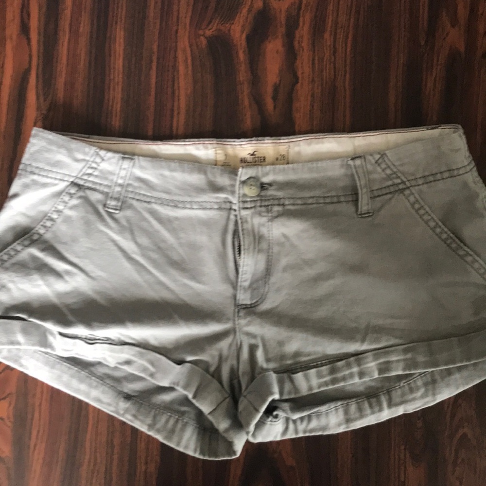 Hollister short shorts 7 w 28
